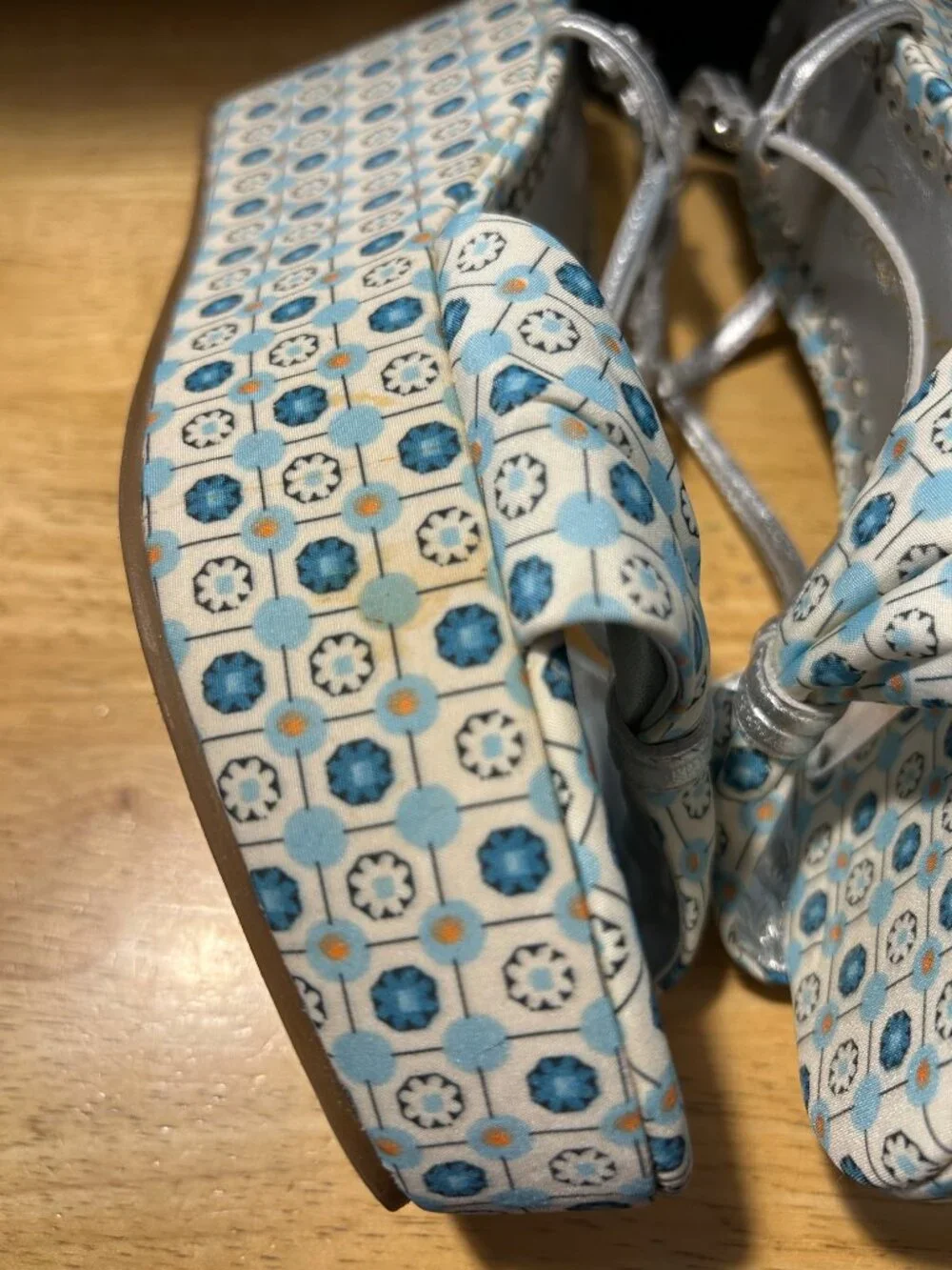 Womens Juicy Couture White Blue Mosaic Print Cecil Platform Wedge Heels 8